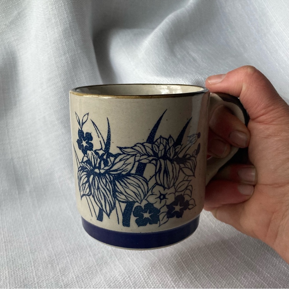 Vintage Stoneware Speckled Glaze Mug with dark blue floral design!